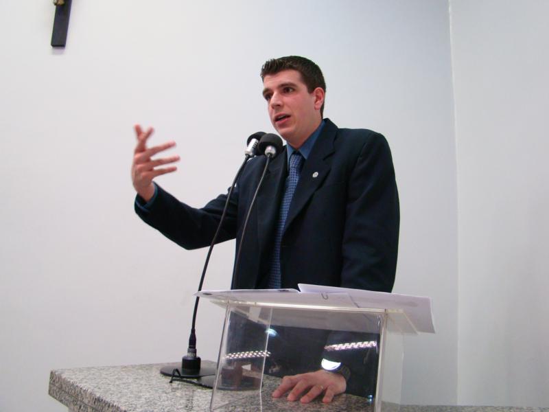 Izaias Colino sugere implantação de orientação vocacional em serviços da Casa da Juventude